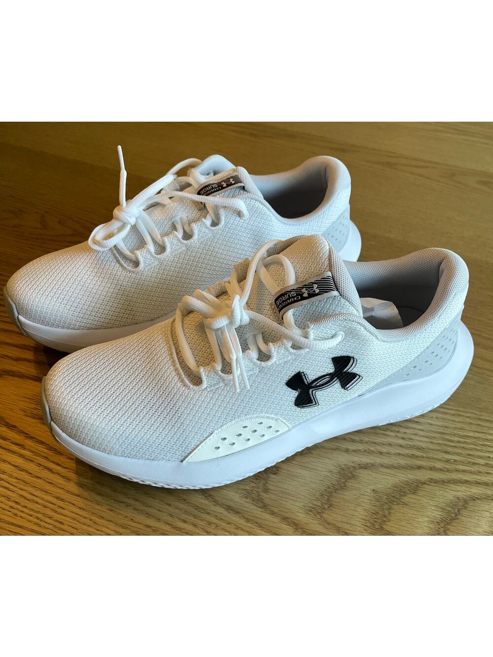 Under Armour Charged Surge 4 Men’s 9.5 White Grey Lightweight Running